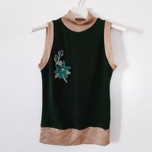 Super lucky cat sleeveless top with sequins